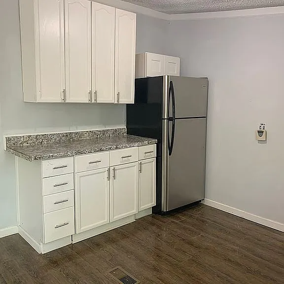 232 Suburban St Sw - Photo 5 of 17