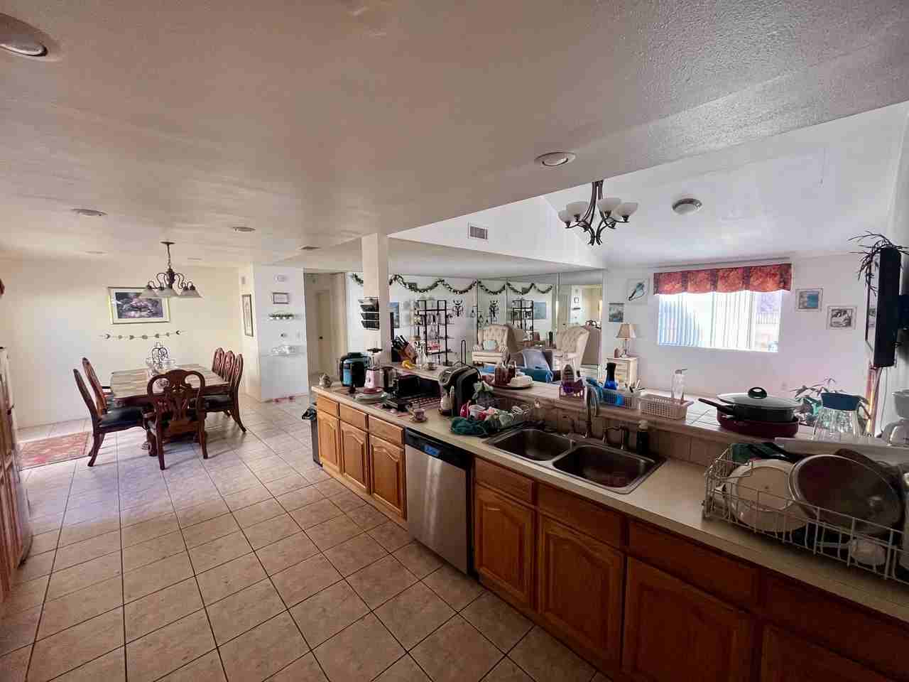 2346 Seabright Ave - Photo 4 of 12