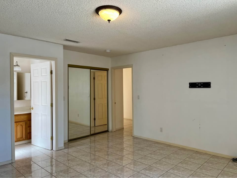 2346 Seabright Ave - Photo 7 of 12