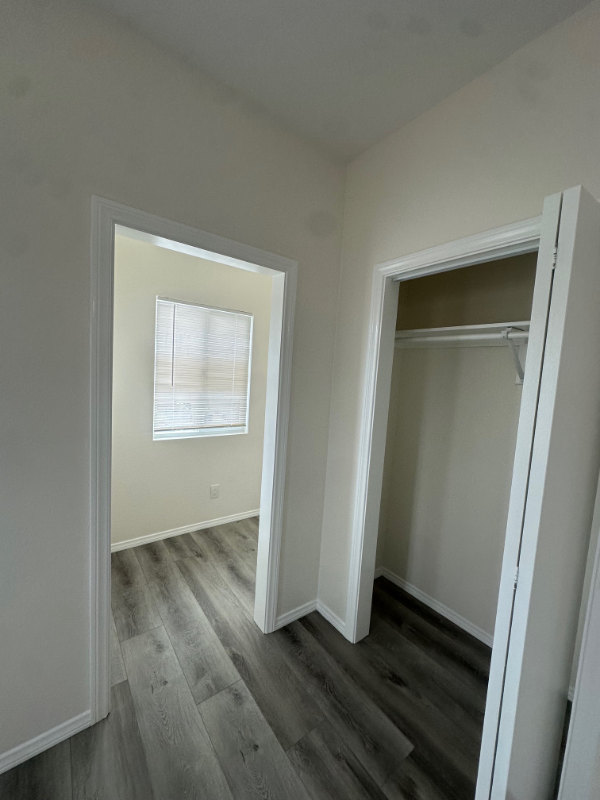 2715 1/2 Alsace Ave #2715-1HALF - Photo 2 of 17