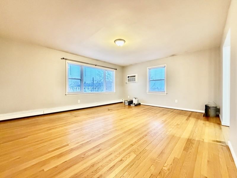 55 Gunther Ave - Photo 2 of 12