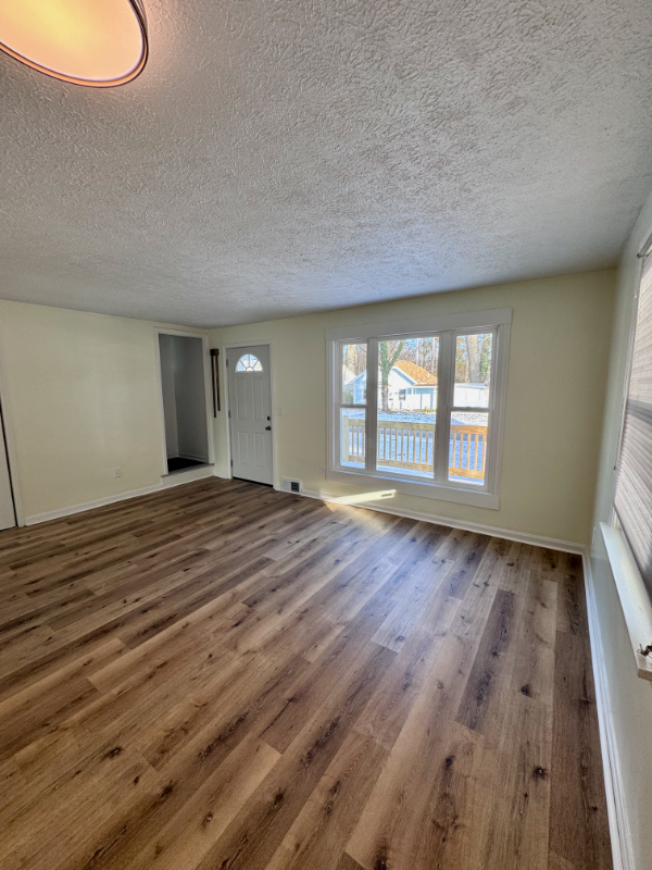 196 S Point Dr - Photo 6 of 20