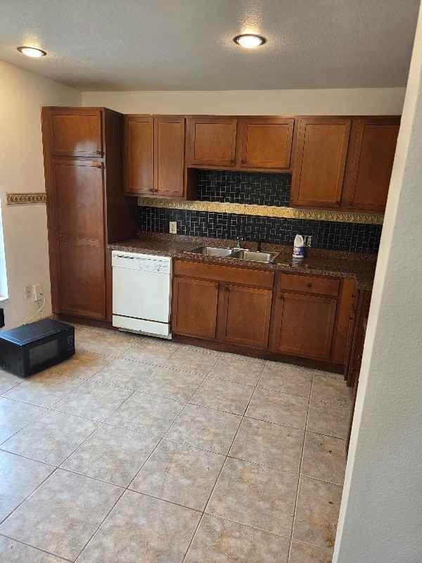 9713 Commerce St - Photo 6 of 7