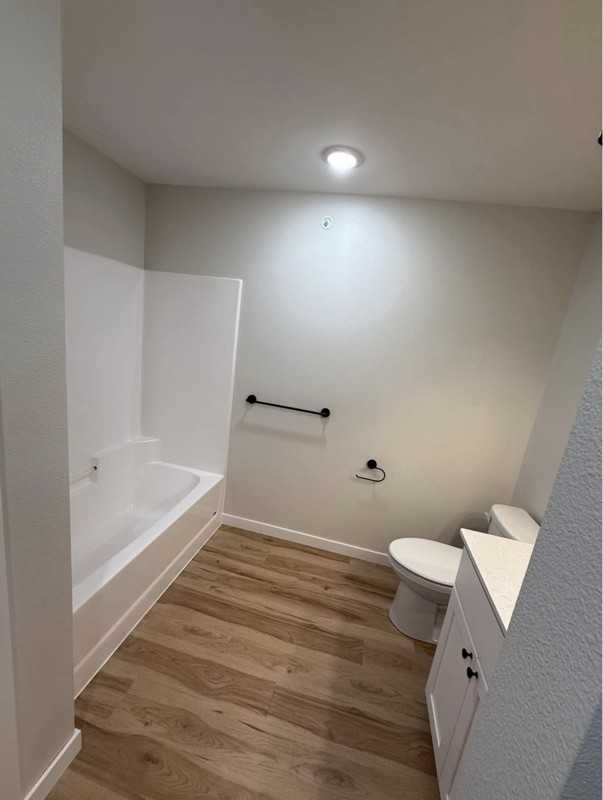 102 8th Ave Sw - Photo 4 of 6