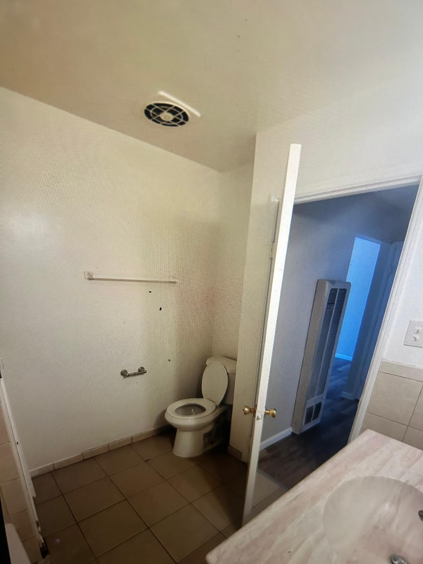 1321 E San Bruno Ave #H - Photo 7 of 8