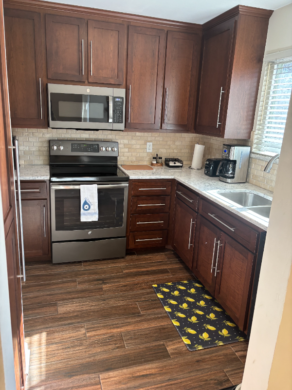 10747 Oakmont St - Photo 7 of 16