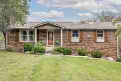 204 Edgewater Dr - Photo 1 of 1