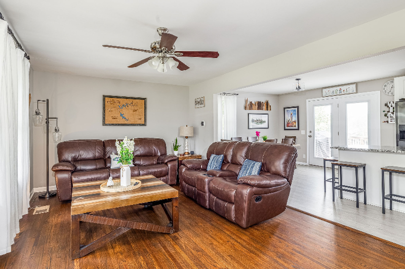 204 Edgewater Dr - Photo 5 of 20