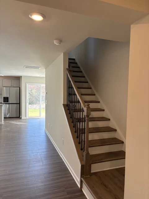 124 Plumtree Ct - Photo 3 of 18