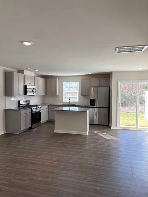 124 Plumtree Ct - Photo 4 of 18