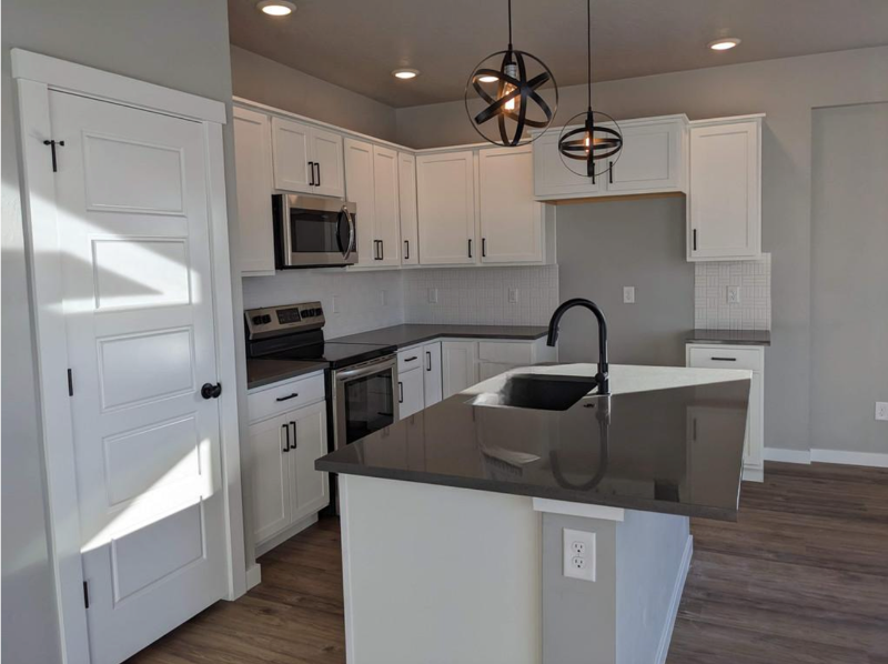 1733 S Seagrass Ave - Photo 4 of 16