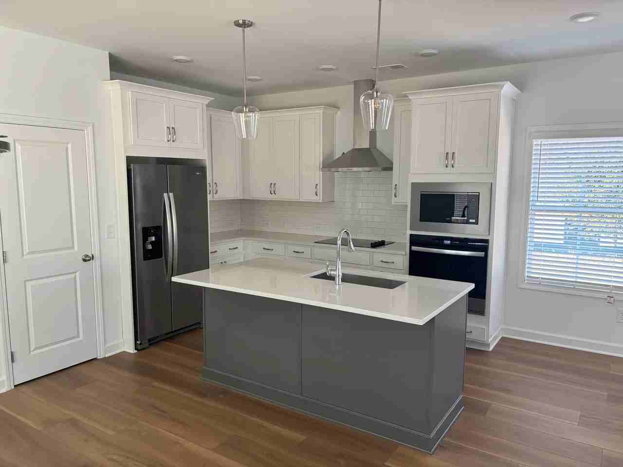 194 Summit Ave Se - Photo 2 of 6