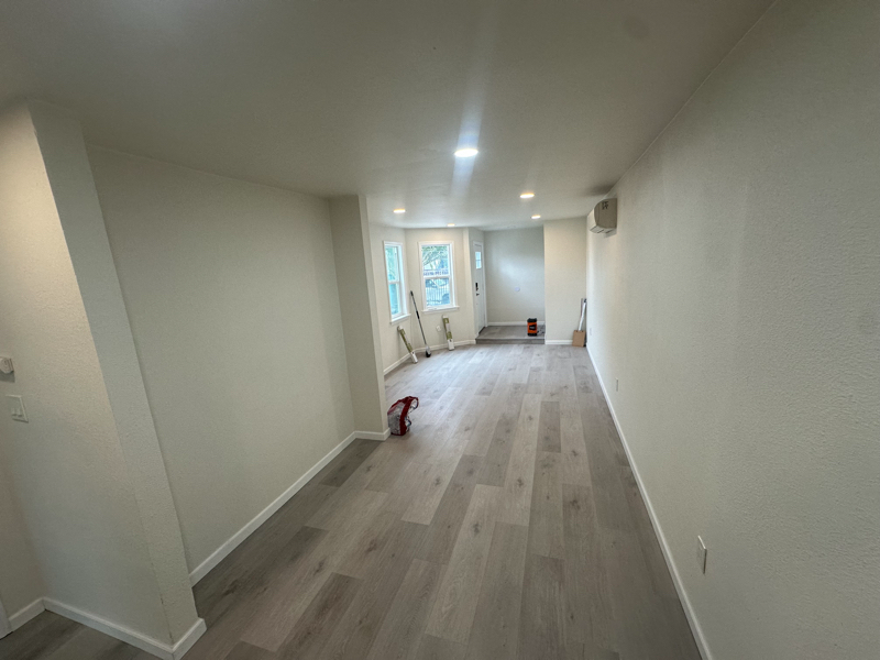 877 29th St - Photo 3 of 20