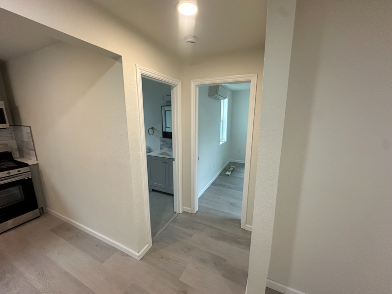 877 29th St - Photo 4 of 20