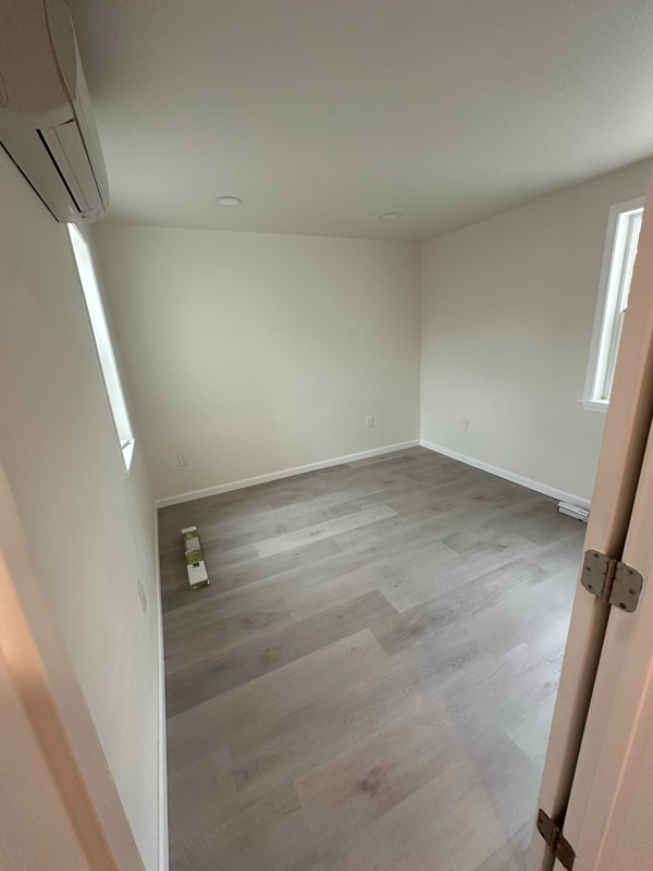 877 29th St - Photo 5 of 20