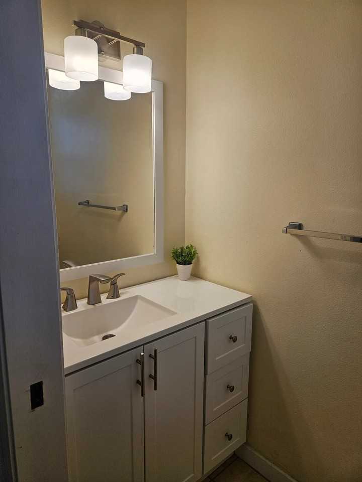 647 Meakanu Ln #502 - Photo 7 of 20