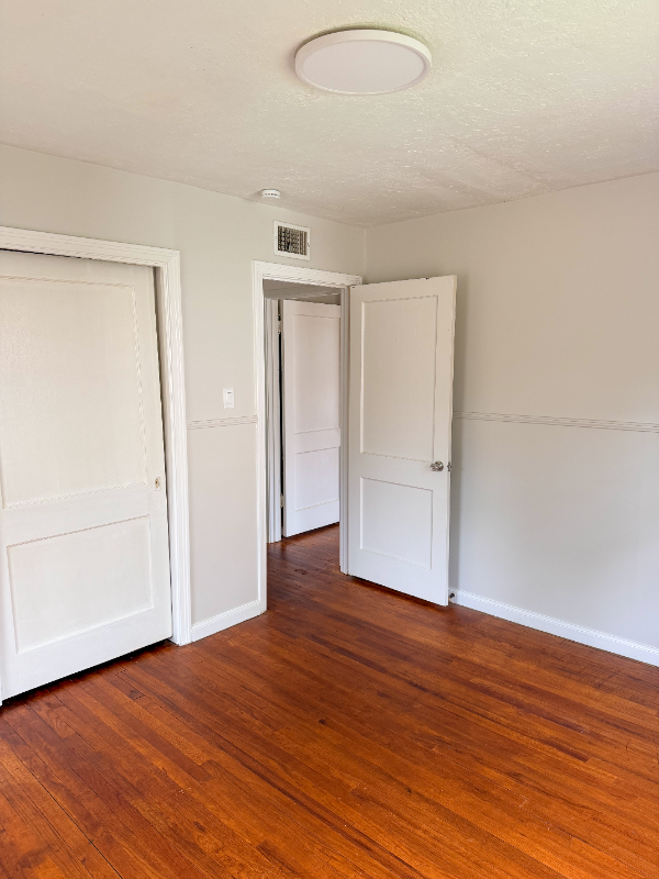 909 Lake Court Dr - Photo 7 of 10