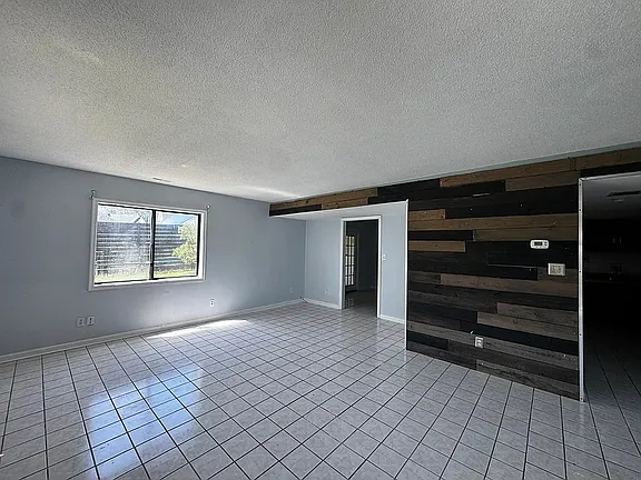 1461 Turkey Ridge Rd #C - Photo 3 of 10