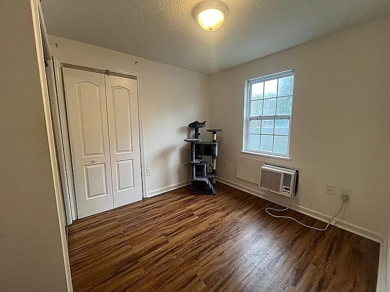 702 Mitchell Dr - Photo 6 of 8