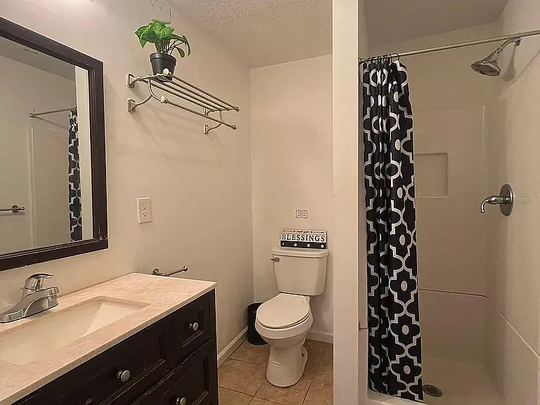 702 Mitchell Dr - Photo 7 of 8