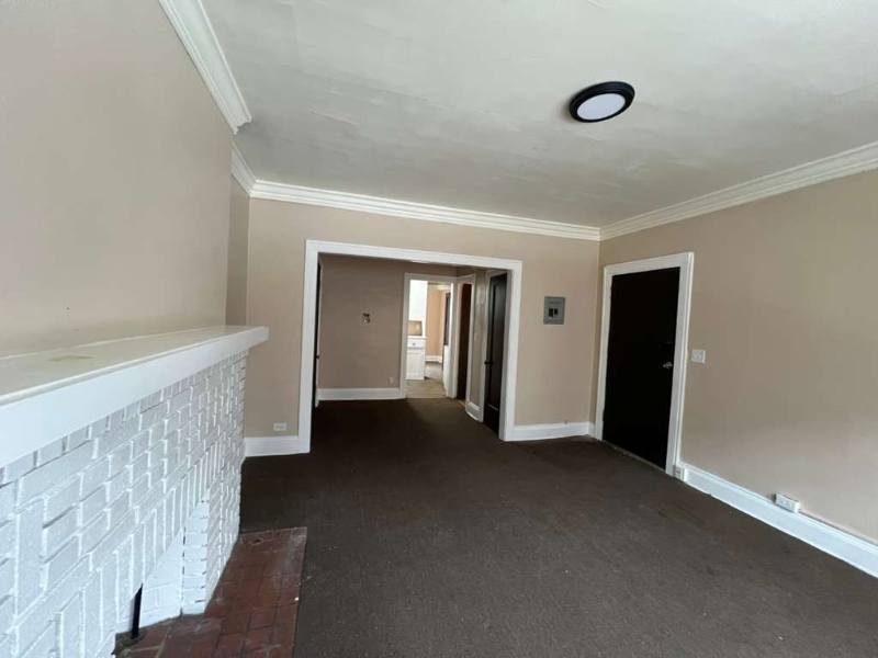 55 Cotter Ave #4 - Photo 6 of 12