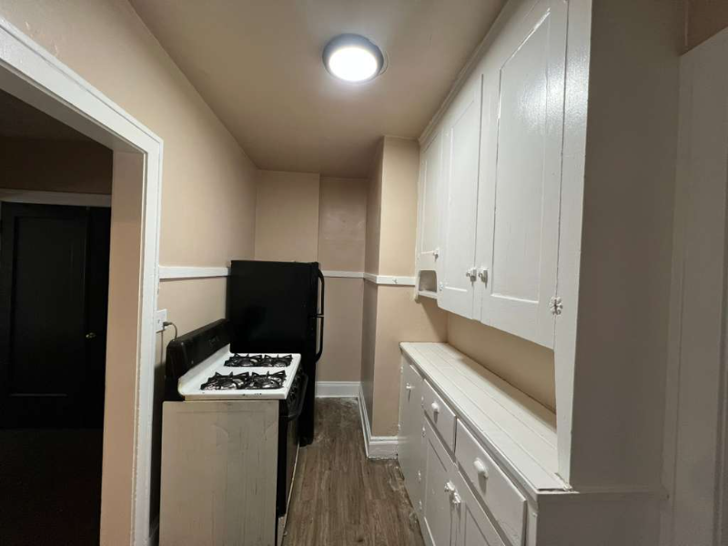 55 Cotter Ave #4 - Photo 7 of 12