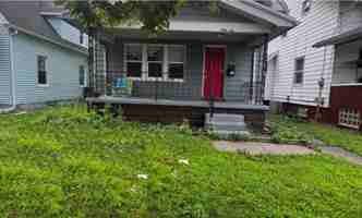 featured image of 31 W Oakland St