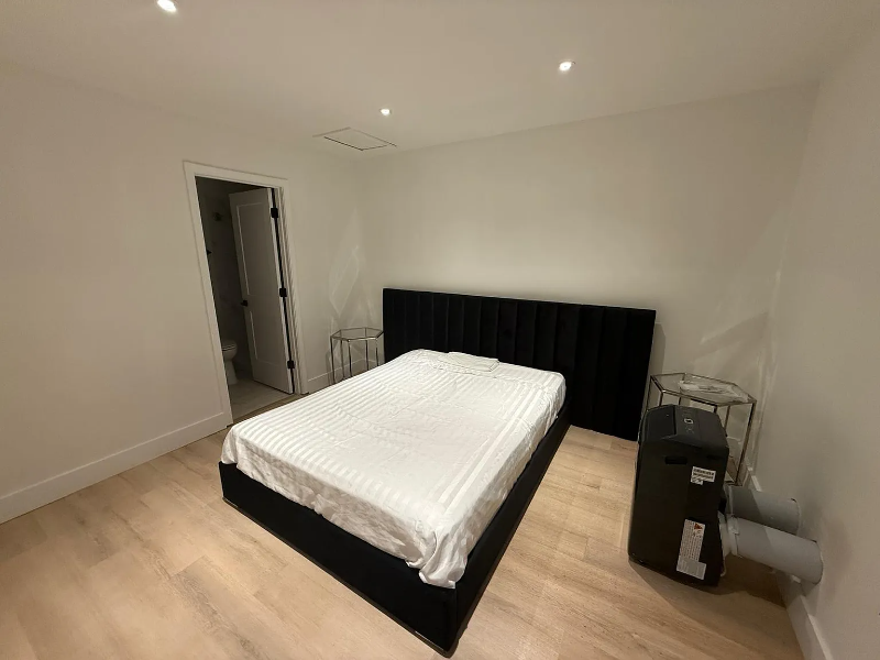 4105 Poinsett St #1 - Photo 3 of 5