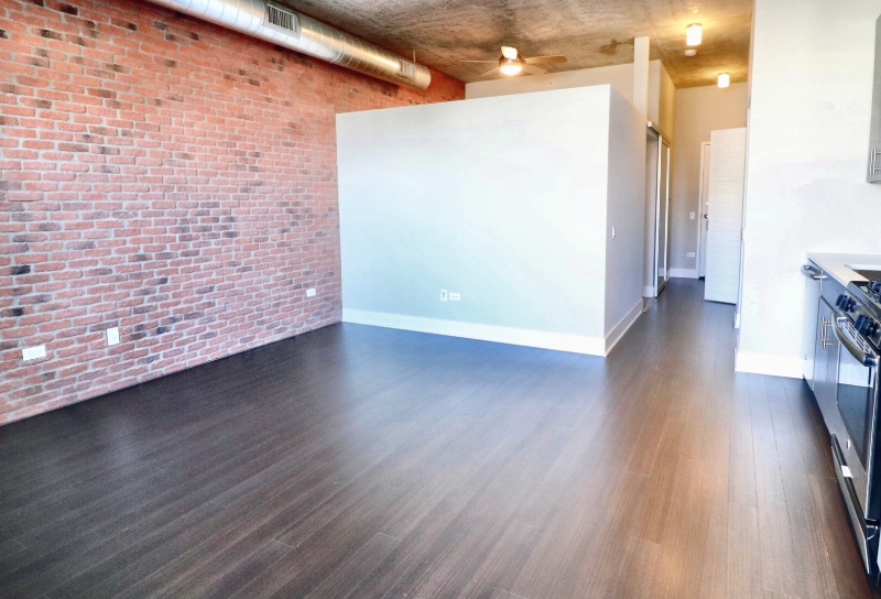 706 Sherman Dr - Photo 3 of 9