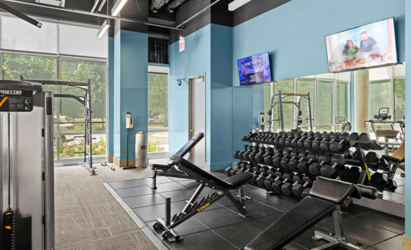 706 Sherman Dr - Photo 7 of 9