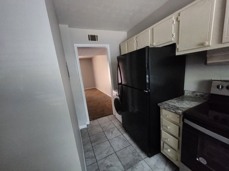 1802 Hartsfield Rd #C - Photo 3 of 14