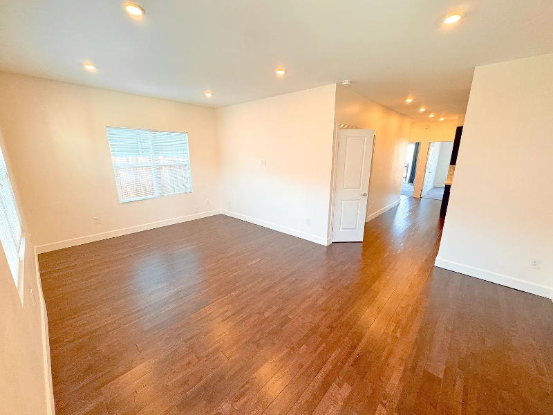 835 35th St #1 - Photo 3 of 13