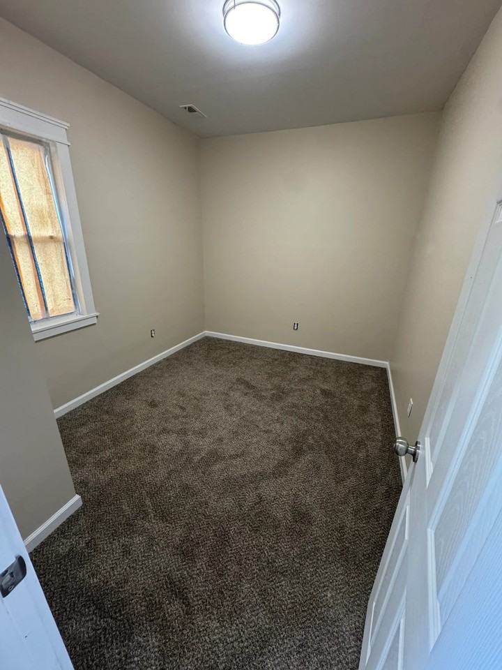 13947 Tinker St - Photo 5 of 12