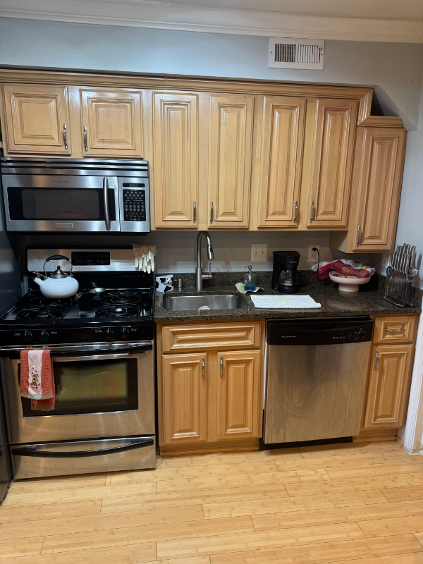 308 18th Pl Ne #2 - Photo 7 of 12