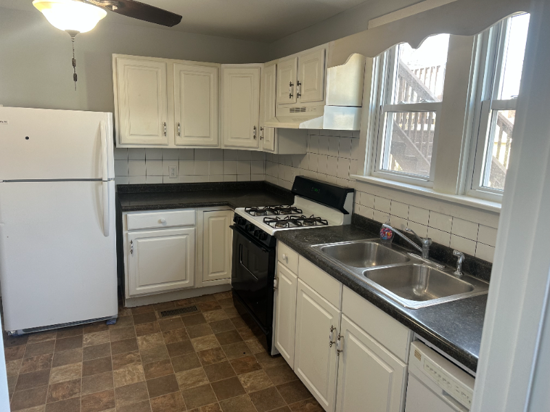 2724 Union St #1 - Photo 2 of 11