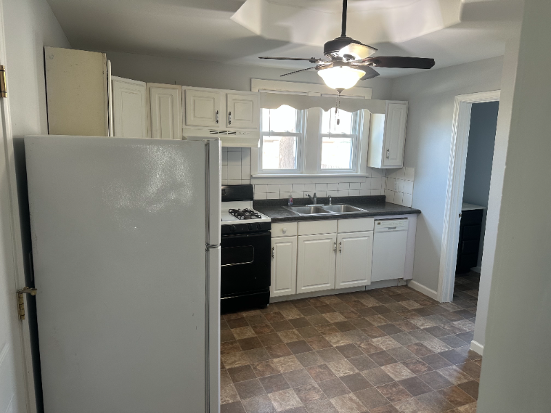 2724 Union St #1 - Photo 3 of 11