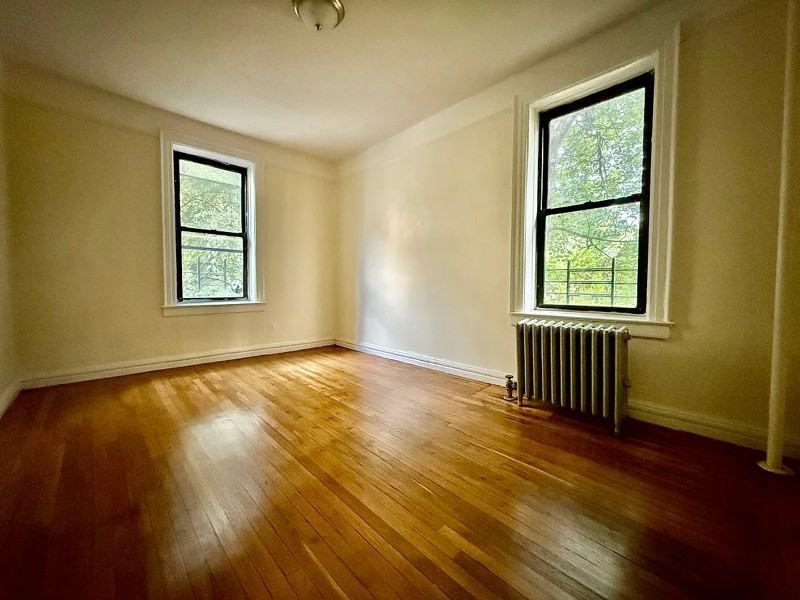 85 Convent Pl - Photo 2 of 5