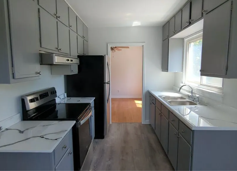 100 Rees Ave - Photo 5 of 18