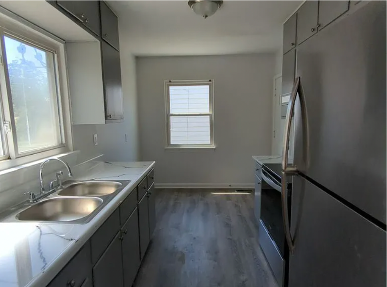 100 Rees Ave - Photo 7 of 18