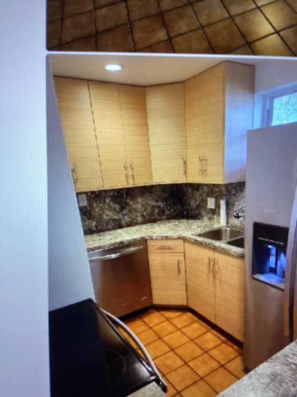 8724 Sw 103rd Ave - Photo 2 of 11