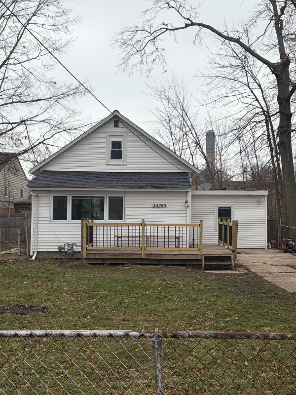 34269 Sylvia Dr - Photo 2 of 13