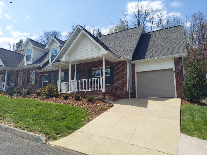 30 Hiddenbrook Ln - Photo 2 of 18