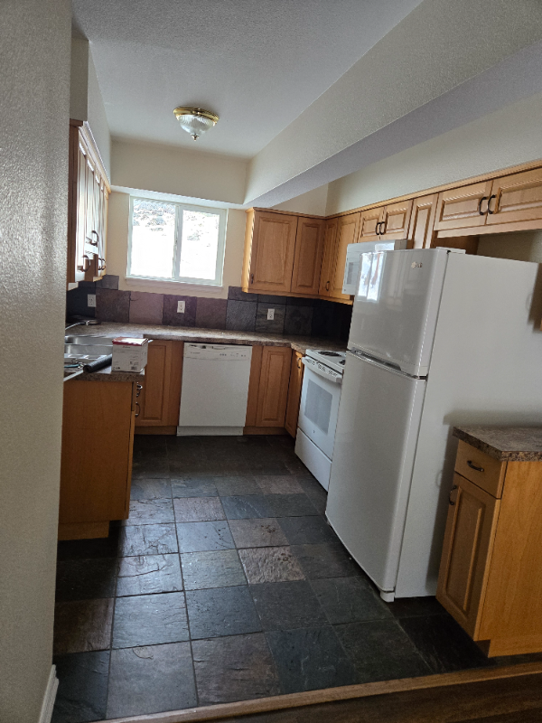 2087 Eagle Cliff Rd - Photo 3 of 12