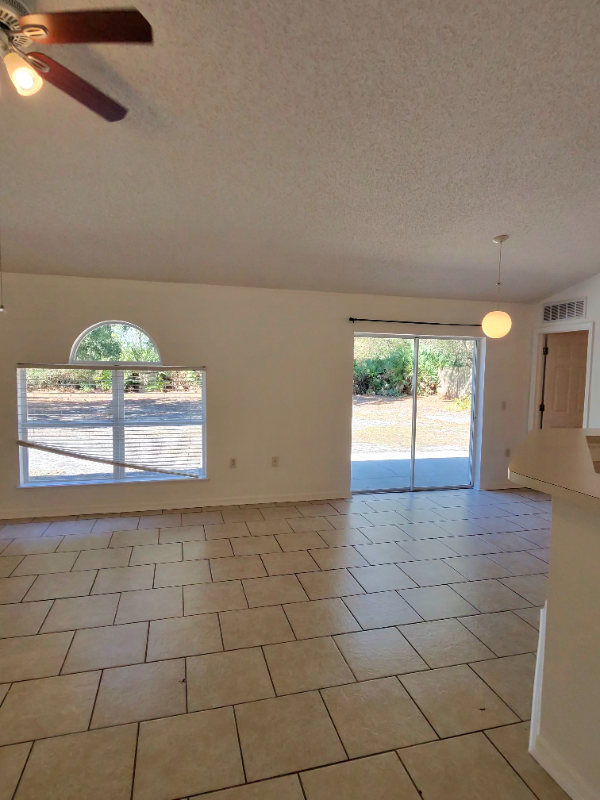 19 Leidel Dr - Photo 3 of 14