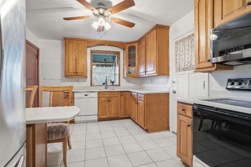 350 Broadway Dr - Photo 4 of 16