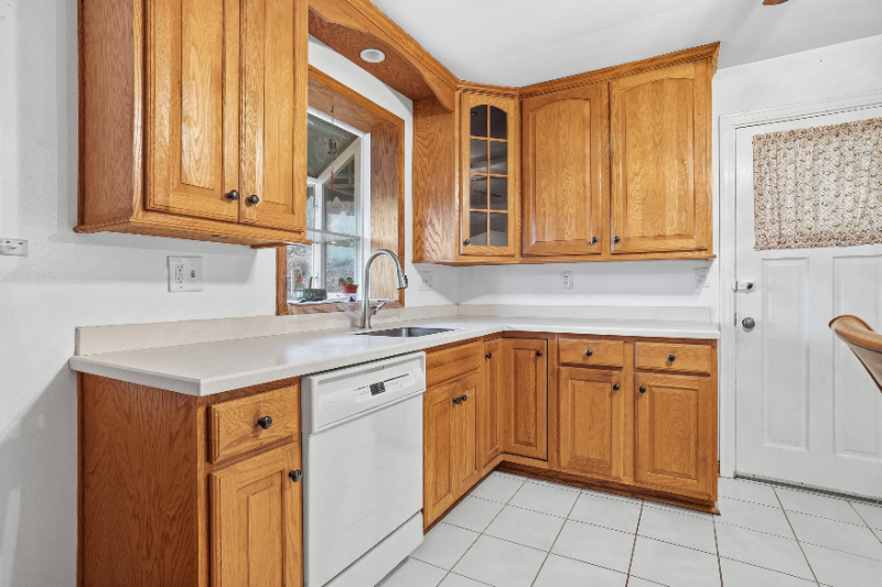 350 Broadway Dr - Photo 5 of 16