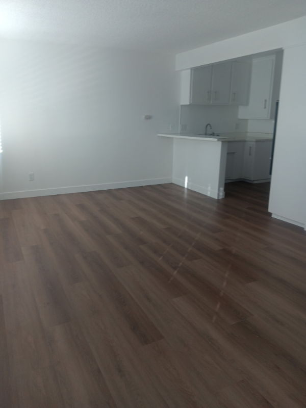 9371 Cellini Ave #7 - Photo 4 of 11