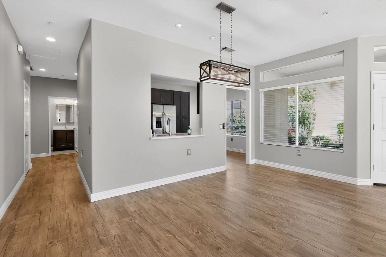 21610 Paseo Venezia - Photo 4 of 18