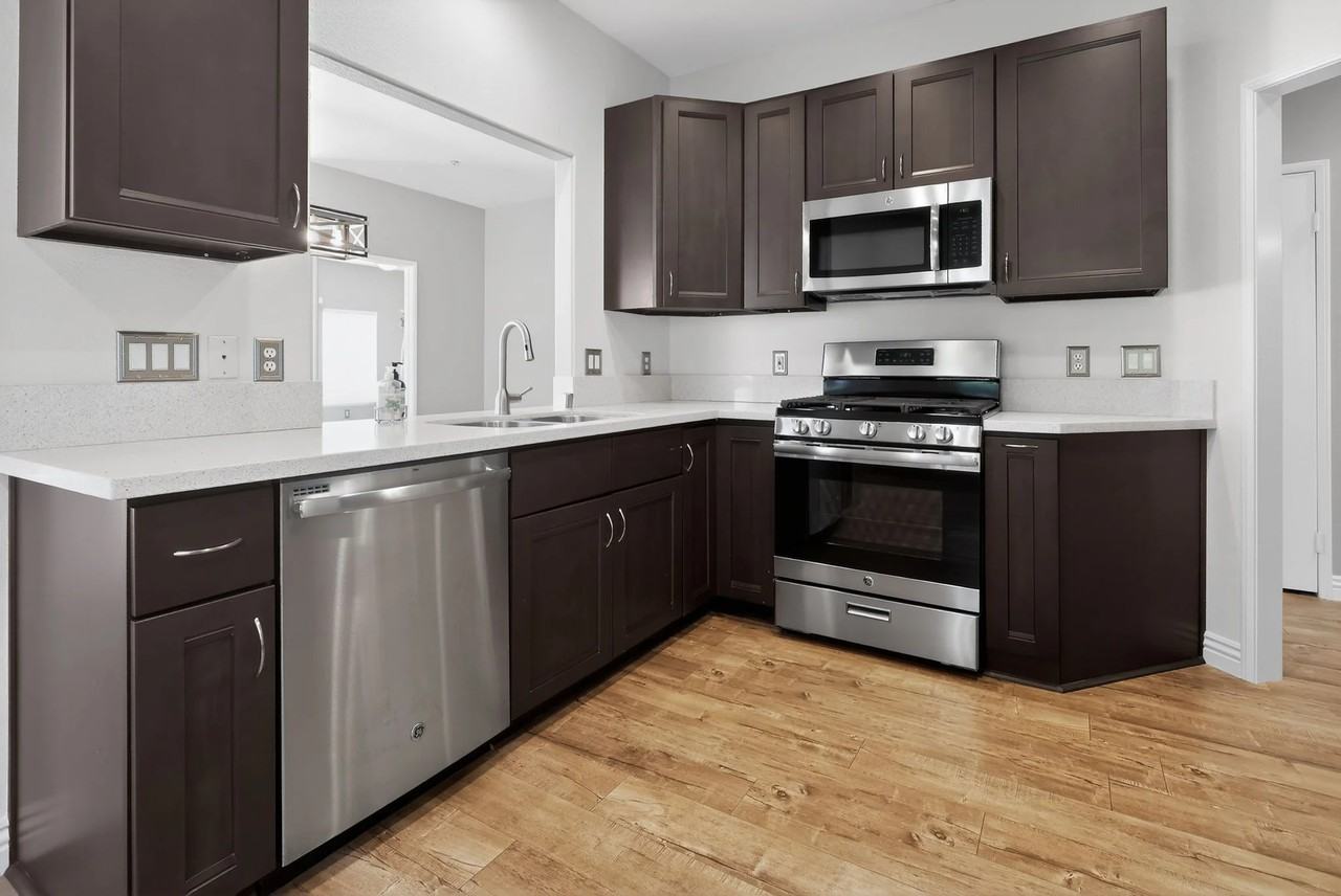 21610 Paseo Venezia - Photo 5 of 18