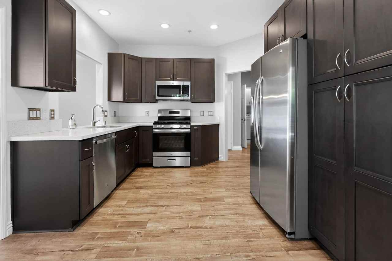 21610 Paseo Venezia - Photo 6 of 18